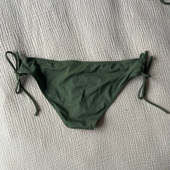 LA Hearts | Bikini Set - Picture 4 of 7